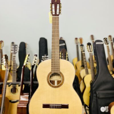 Guitar Ba Đờn C170 | C170J – Gỗ Hồng Đào Thường – Dáng Đầy Và Khuyết – Khoá Vàng – Bán Chạy Nhất Tầm 2tr